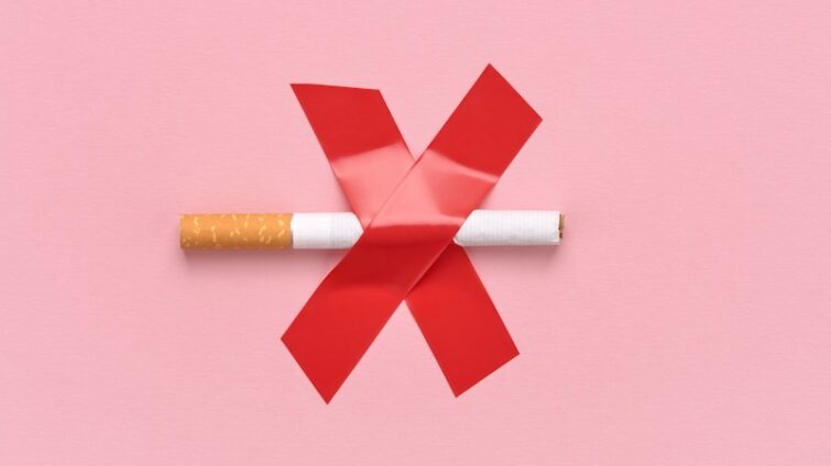 Cigarett med rött kors